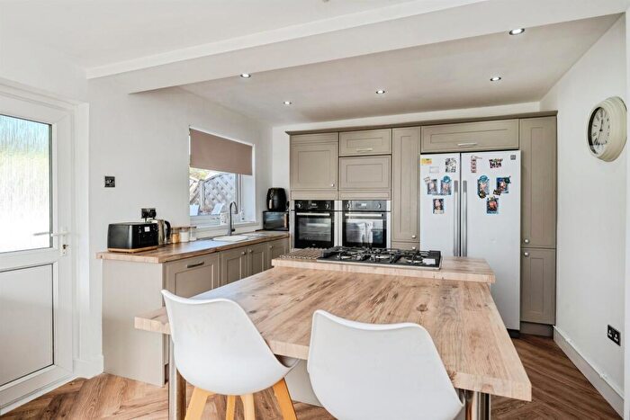 3 Bedroom Detached House For Sale In Clydach Road, Ynysforgan, Swansea, SA6