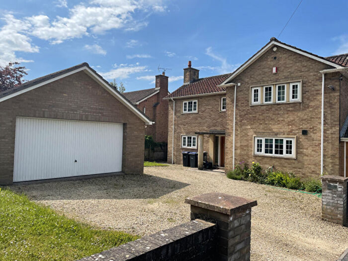 4 Bedroom Detached House To Rent In Westbury Road, Warminster, BA12