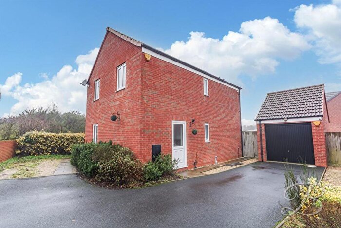 3 Bedroom Detached House For Sale In Skylark Way, Clipstone Village, Mansfield, NG21