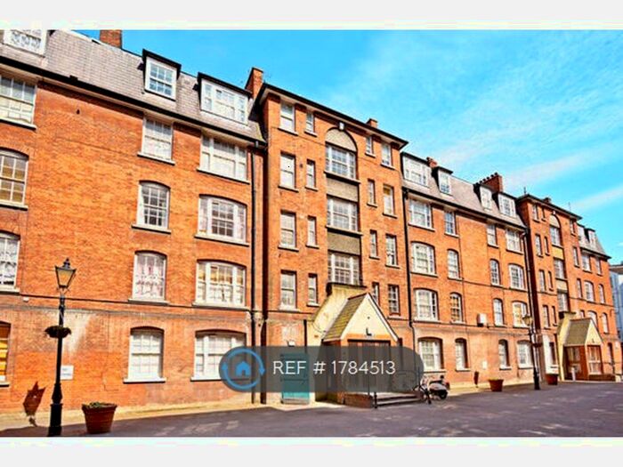 1 Bedroom Flat To Rent In Camberwell Green, London, SE5