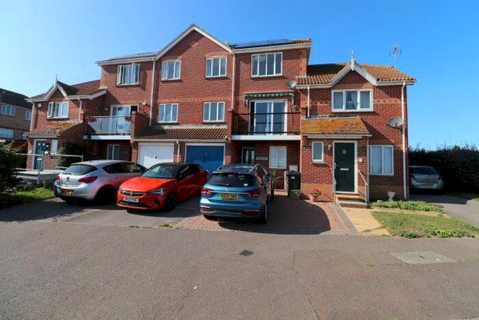 3 Bedroom Town House To Rent In Hastings Avenue, Clacton-On-Sea, CO15