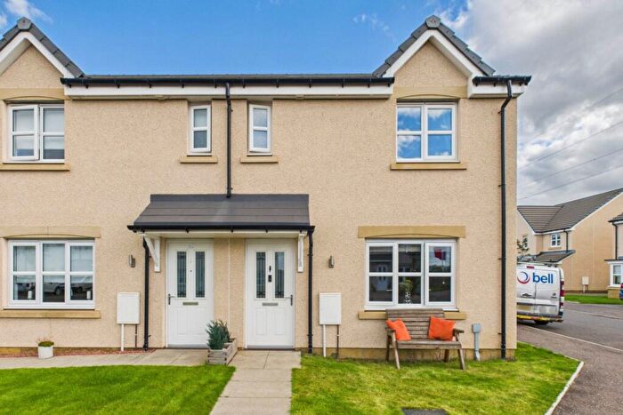 3 Bedroom Semi-Detached House For Sale In Watervole Crescent, Glasgow, G72