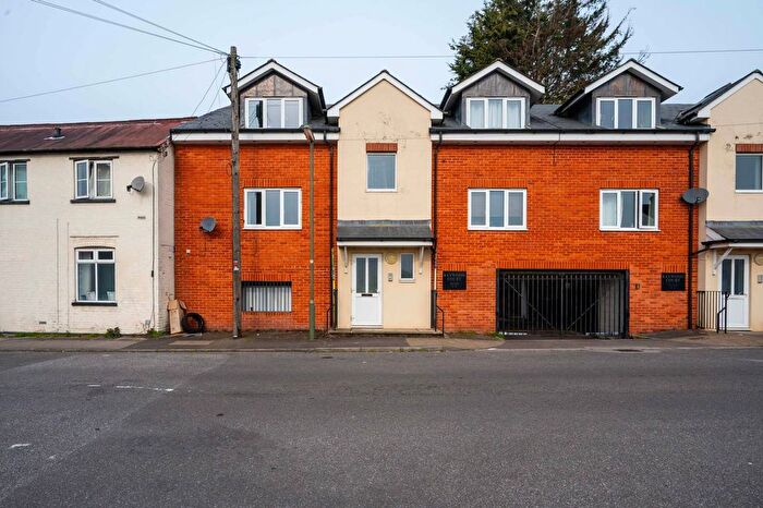 1 Bedroom Flat For Sale In Raywood Court, Stoughton, Guildford, GU2