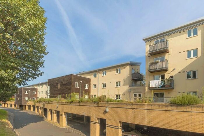 2 Bedroom Flat To Rent In Temeraire Place, Brentford, TW8