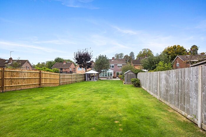 5 Bedroom Detached House For Sale In Woodlands, Crawley, RH10