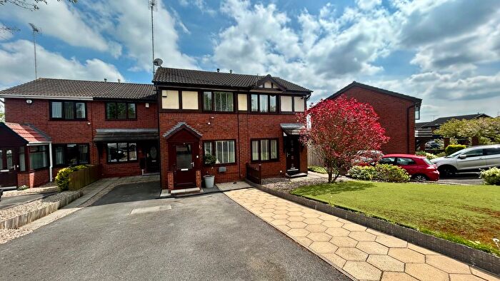 2 Bedroom Mews For Sale In Foley Gardens, Hopwood, Heywood, OL10
