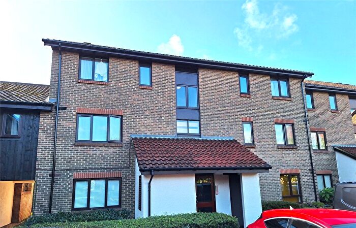 Studio To Rent In Langshott, Horley, Surrey, RH6