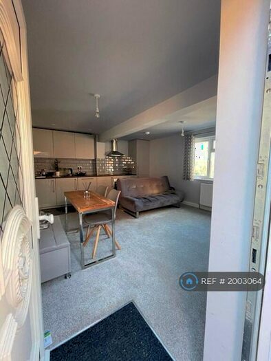 1 Bedroom Flat To Rent In Bon Accord, Chalfont St. Giles, HP8