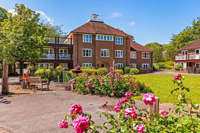2 Bedroom Apartment For Sale In Wyke Mark, Winchester, SO22