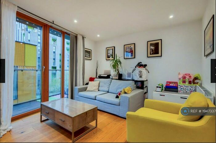 2 Bedroom Flat To Rent In Bath House, Barking, IG11