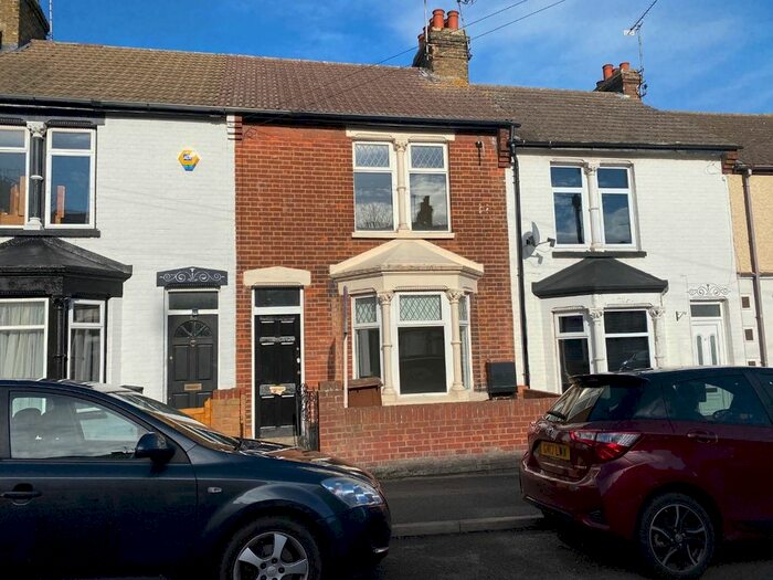 3 Bedroom Terraced House To Rent In Cavendish Avenue, Gillingham, ME7