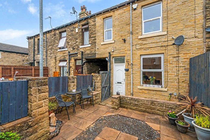 2 Bedroom Terraced House For Sale In Idle Road, Bradford, BD2