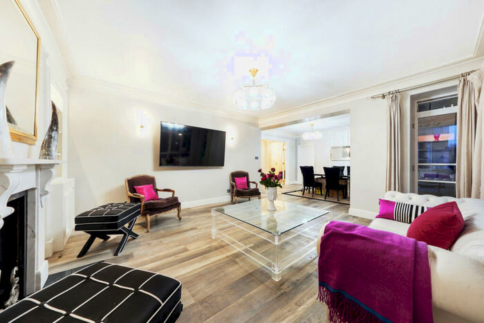 3 Bedroom Flat To Rent In Viceroy Court, - Prince Albert Road, NW8
