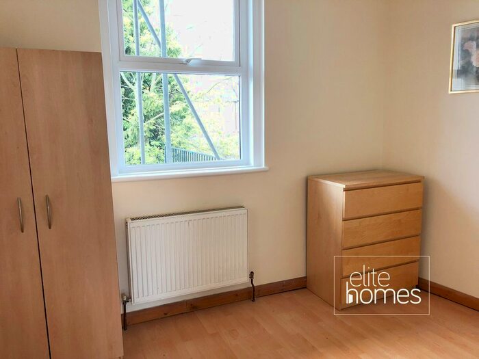 1 Bedroom Flat To Rent In Wood Street, London, E17
