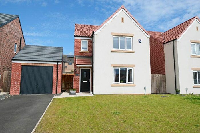 3 Bedroom Detached House To Rent In Fulmar Drive, Amble, NE65