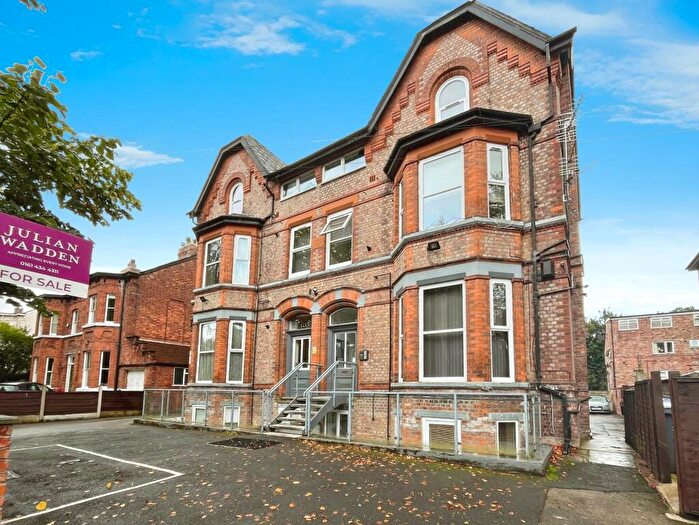 2 Bedroom Flat To Rent In Queenston Road, West Didsbury, Manchester, M20