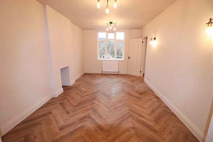 4 Bedroom Detached House For Sale In Maytree Avenue, Worthing, BN14