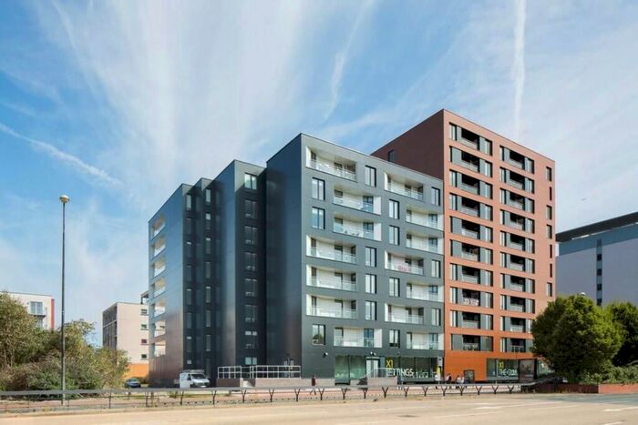 2 Bedroom Flat To Rent In Elmira Way, Salford, M5