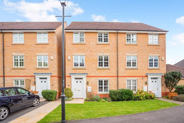 4 Bedroom End Of Terrace House To Rent In Old College Road Newbury, RG14