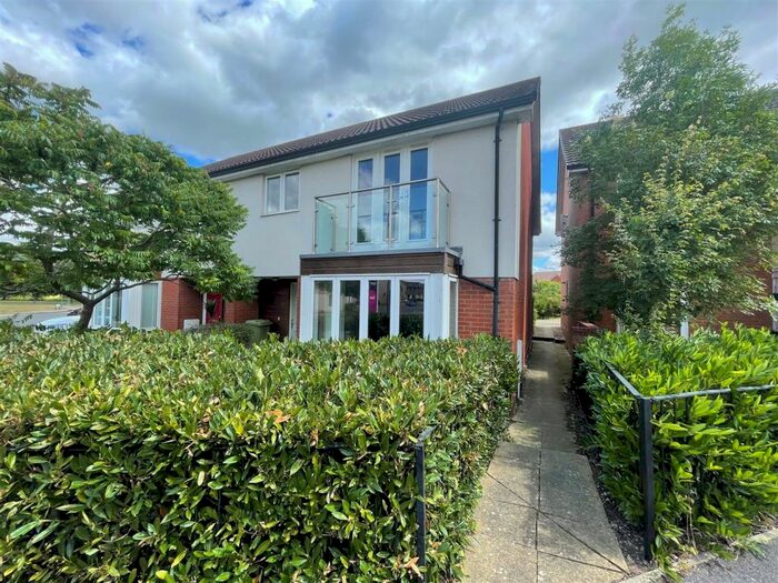 4 Bedroom Semi-Detached House To Rent In Hunsbury Chase, Broughton, Milton Keynes, MK10