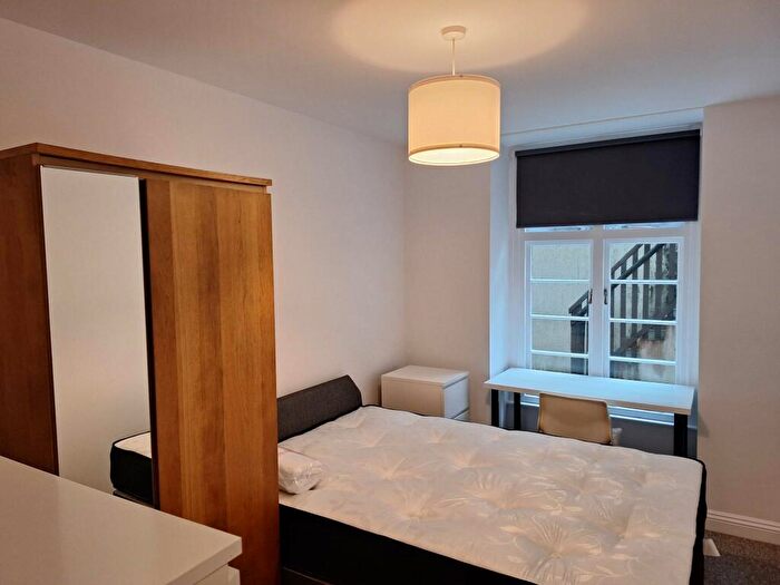 3 Bedroom Flat To Rent In Charlotte Street, BS1