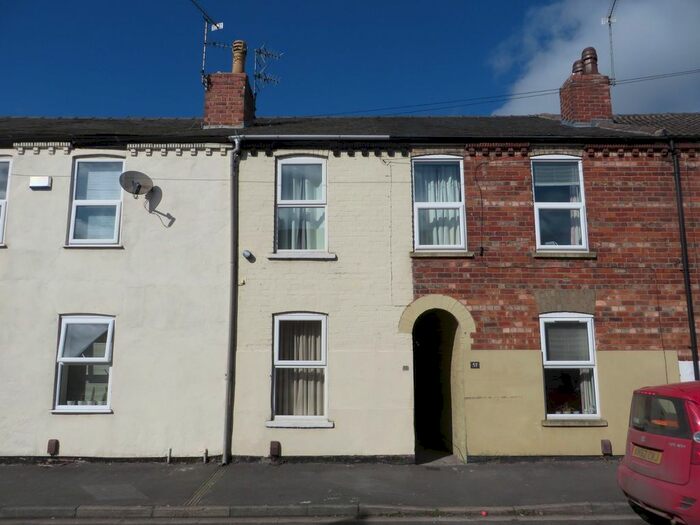 2 Bedroom Terraced House To Rent In Bargate, Lincoln, Lincolnshire, LN5