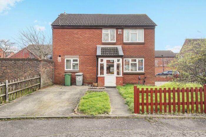 3 Bedroom Semi-Detached House To Rent In Newling Close, London, E6