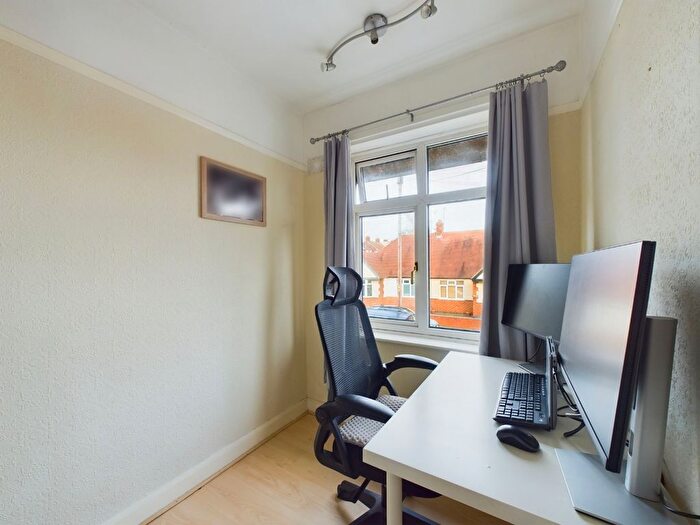 3 Bedroom Terraced House For Sale In Lyncroft Way, Kingsthorpe, Northampton, NN2