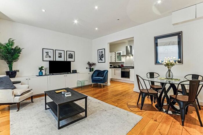 1 Bedroom Flat For Sale In Ennismore Gardens, Knightsbridge, SW7