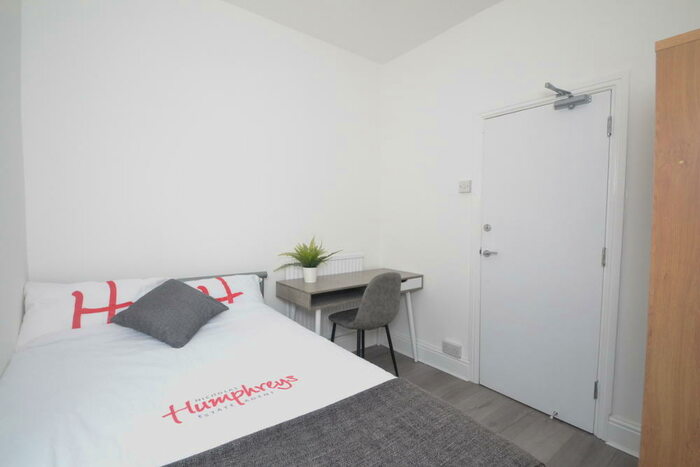 1 Bedroom Terraced House To Rent In Headingley Road, Fallowfield, Manchester, M14