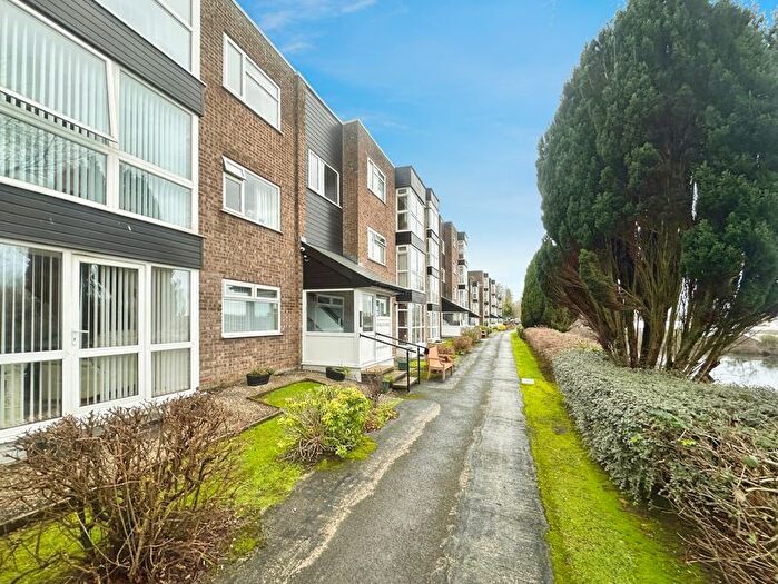 1 Bedroom Flat For Sale In Daisyfield Court, Bury, BL8