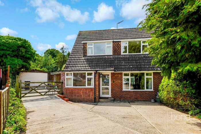 4 Bedroom Semi-Detached House For Sale In Spring Close, Little Baddow, Chelmsford, CM3