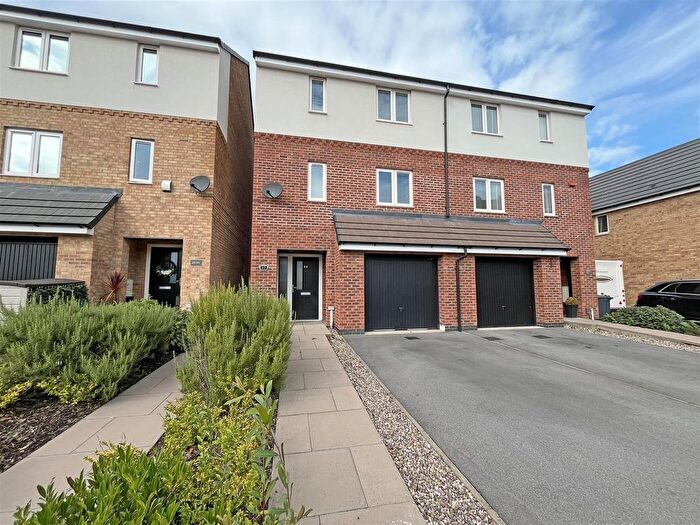 4 Bedroom Semi-Detached House To Rent In Piggott Avenue, Gedling, Nottingham, NG4