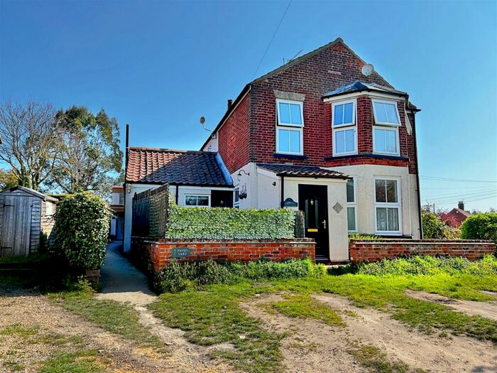 2 Bedroom Cottage For Sale In Stokesby, NR29