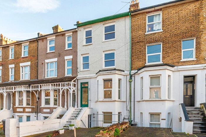 3 Bedroom Maisonette To Rent In Clyde Road, East Croydon, Croydon, CR0