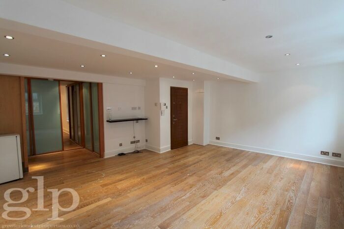 1 Bedroom Flat To Rent In Dean Street, London, W1D