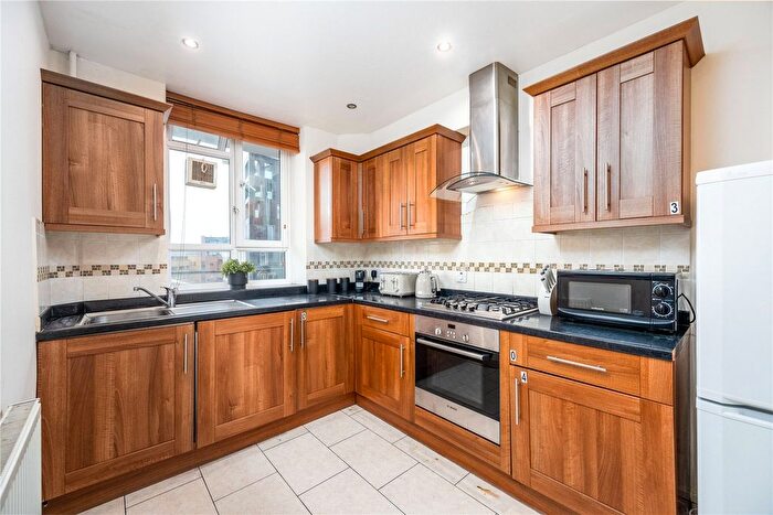 4 Bedroom Flat To Rent In Lancaster Court, Darlan Road, London, SW6