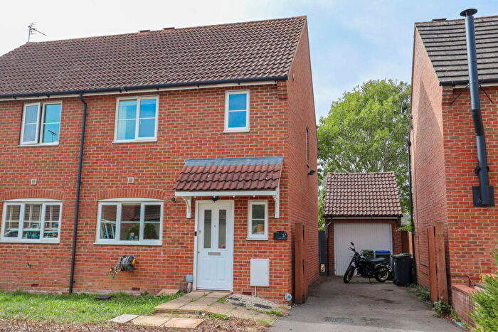 3 Bedroom Semi-Detached House For Sale In Carp Road, Calne, SN11