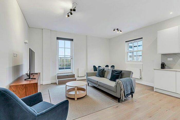 2 Bedroom Flat To Rent In Chiswick High Road, London, W4