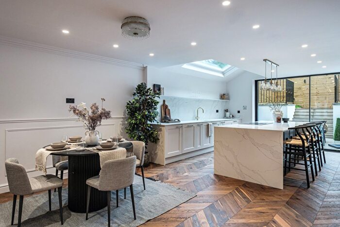 4 Bedroom Terraced House For Sale In Gillespie Road, London, N5