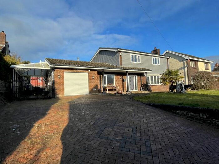 4 Bedroom Detached House For Sale In Pen-Y-Mynydd, Llanelli, SA15