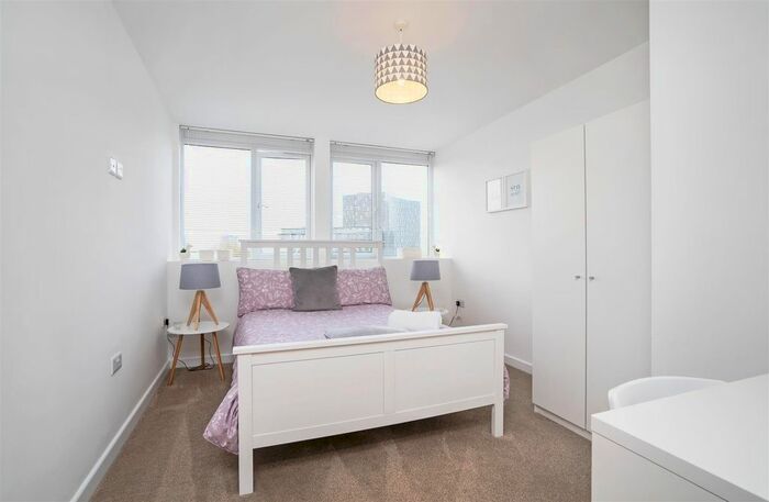 2 Bedroom Property To Rent In Isambard Brunel Road, Portsmouth, PO1