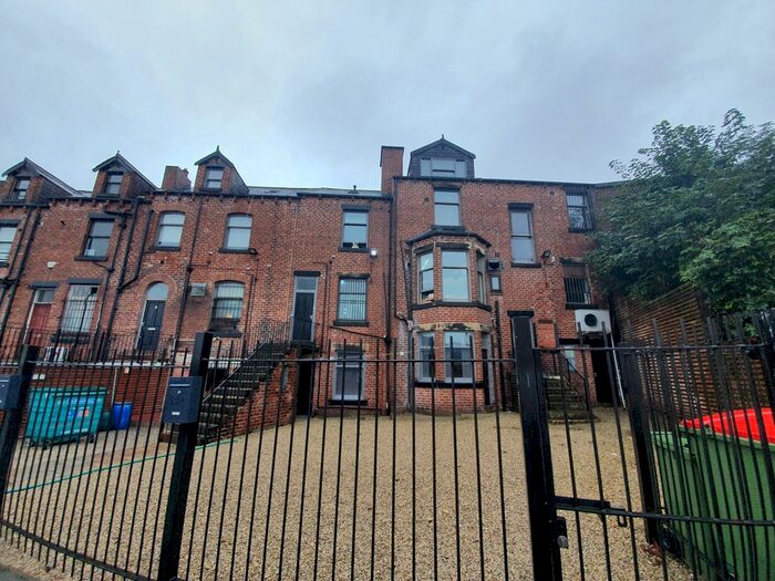 2 Bedroom Property To Rent In Beech Avenue, Leeds, West Yorkshire, LS12