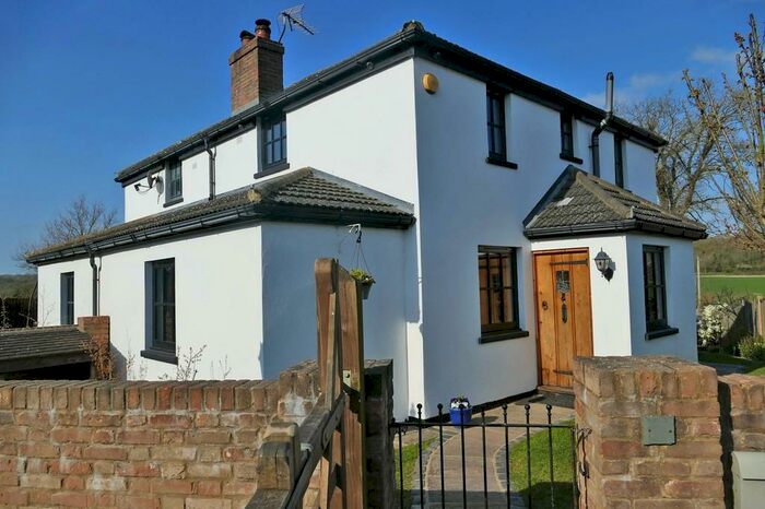 2 Bedroom Cottage For Sale In Hartley Bottom Road, Hartley, DA3