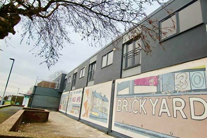 2 Bedroom Flat To Rent In Old Brickyard, Nottingham, Nottinghamshire, NG3