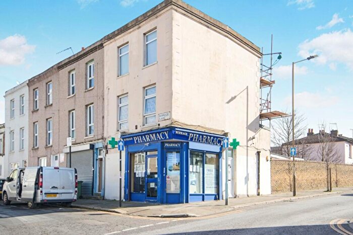 2 Bedroom Flat To Rent In Burrage Place London, SE18