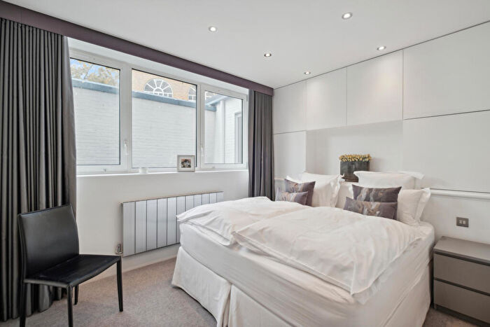 2 Bedroom Flat For Sale In Chelsea Crescent, Chelsea Harbour, SW10