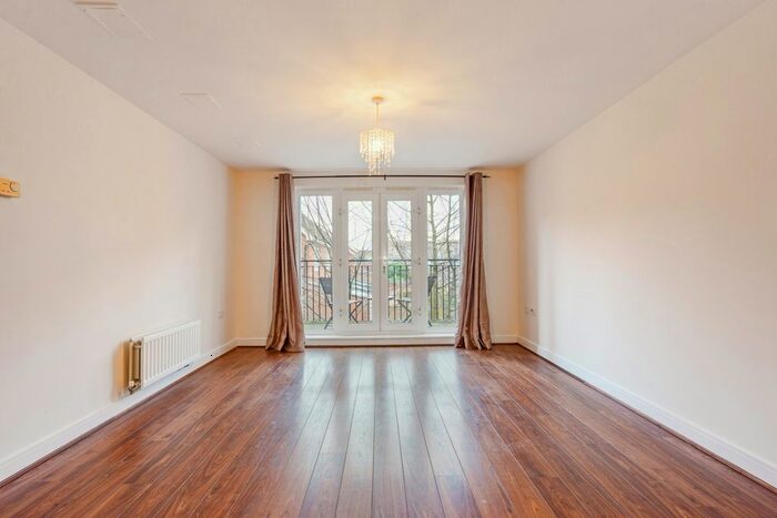 1 Bedroom Flat To Rent In The Moors, Redhill, RH1