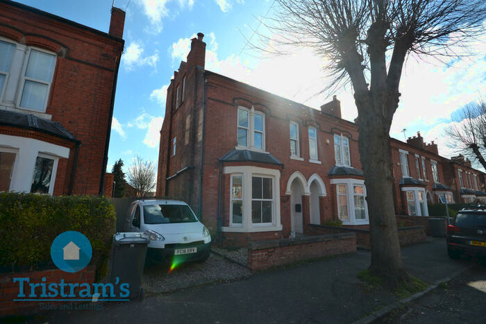5 Bedroom Semi-Detached House To Rent In Epperstone Court, West Bridgford, Nottingham, NG2