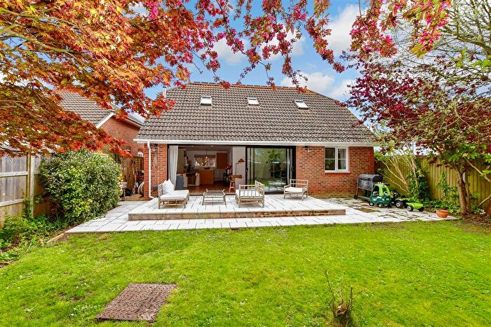 3 Bedroom Detached House For Sale In Victoria Road, Hayling Island, Hampshire, PO11